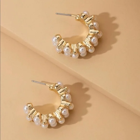 Faux Cluster Pearl Hoop - Picture 2 of 7